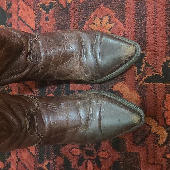 VINTAGE DISTRESSED BROWN COWBOY BOOTS - Picture 11 of 12